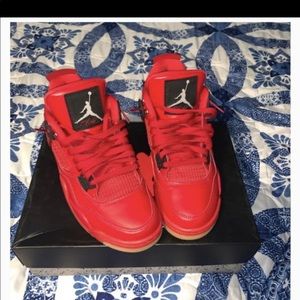 Jordan retro. Red singles day
